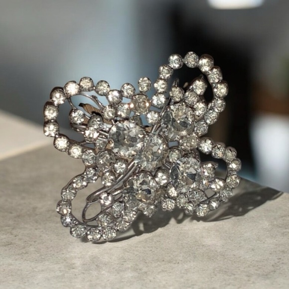 Vintage Clear Rhinestone Butterfly Brooch Unsigned - Picture 4 of 8